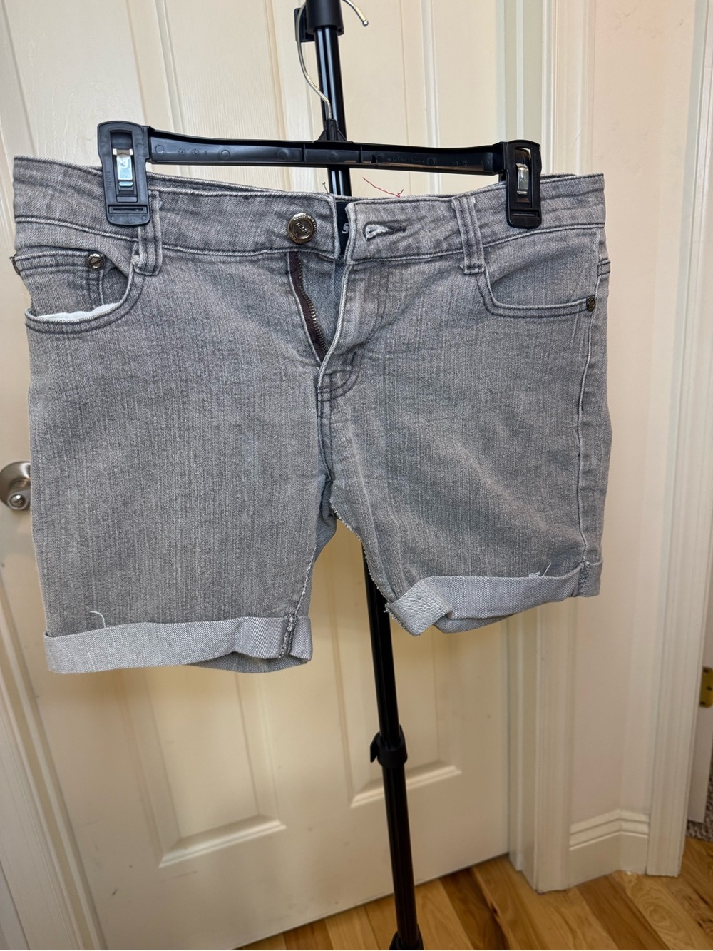 Women's Gray Rolled Hem Denim Shorts